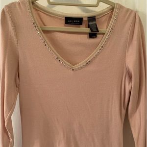 Women’s long sleeve V-neck shirt